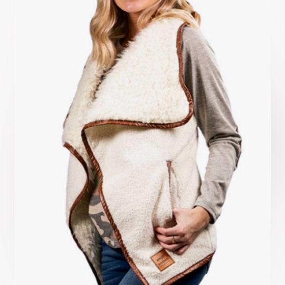 Simply Southern cream and faux brown leather Sherpa Vest Sz M - Picture 1 of 9